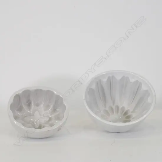 FENTON JELLY MOULD WITH ONE OTHER, WIDEST 180MM