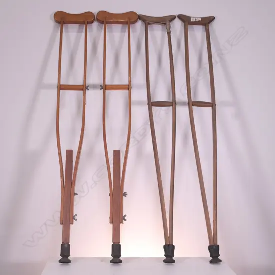 TWO PAIRS VINTAGE WOODEN CRUTCHES, H. 1300MM