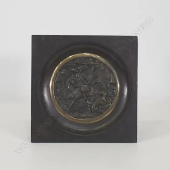 FRAMED CIRCULAR PRESSED BRONZE PLAQUE, HUNTING SCENE, DIA. 105MM