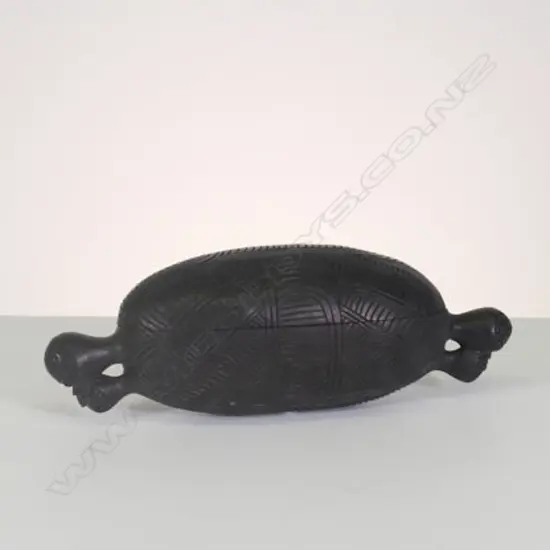 MODERN CARVED WAKA HUIA, L 340MM