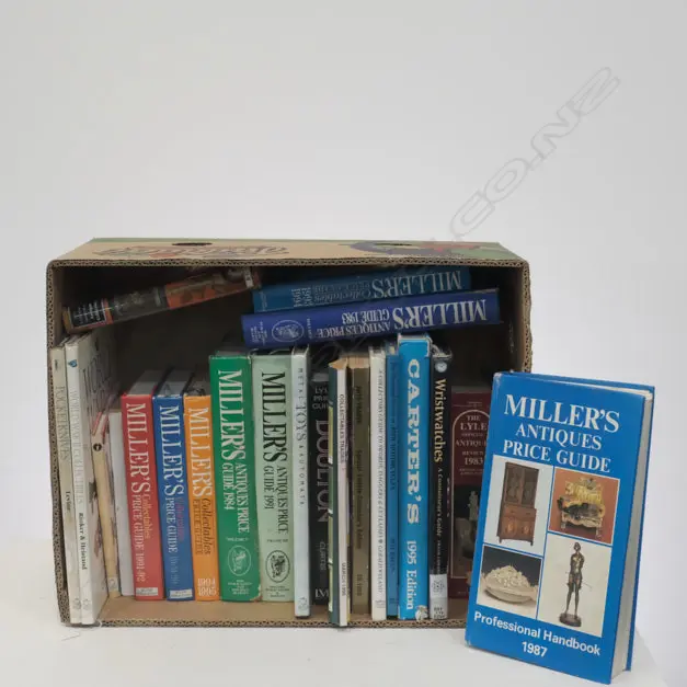 BOX OF ASST ANTIQUE/COLLECTABLE BOOKS, INCL MILLER'S GUIDES Image 1++