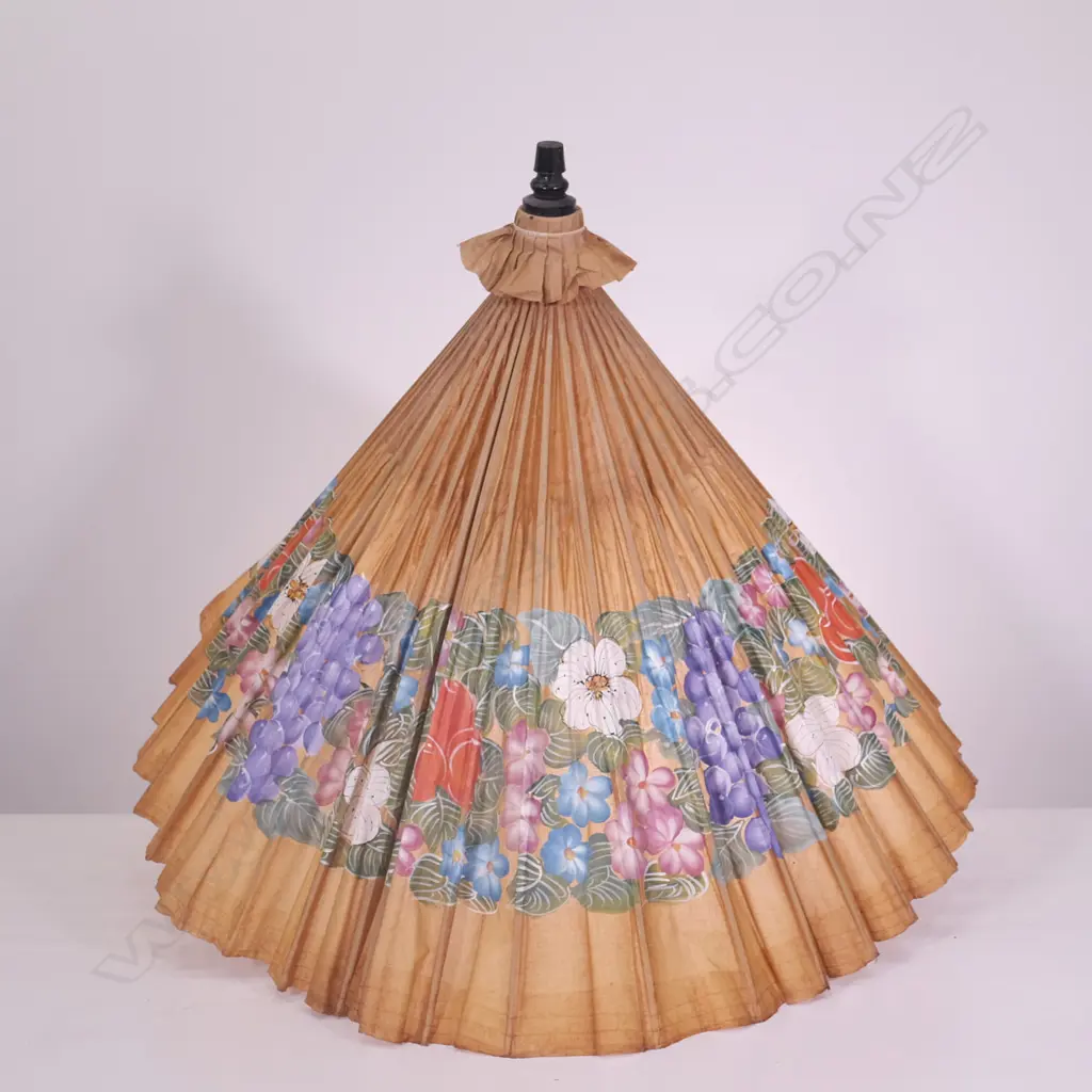HAND PAINTED BEACH UMBRELLA, FLORAL DECORATION, LACKS EXTENSION POLE, H. 1200MM Image 1++