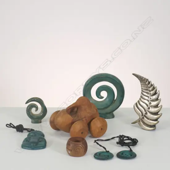 GROUP OF NZ RELATED ITEMS; KIWI TOY, NAPKIN RING, MAORI MOTIF ITEMS