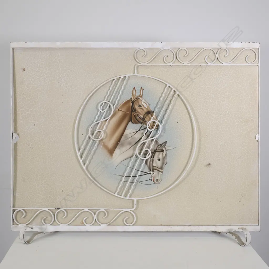 A VINTAGE FIRE SCREEN WITH PAINTED HORSE DECORATION L 530MM Image 1++
