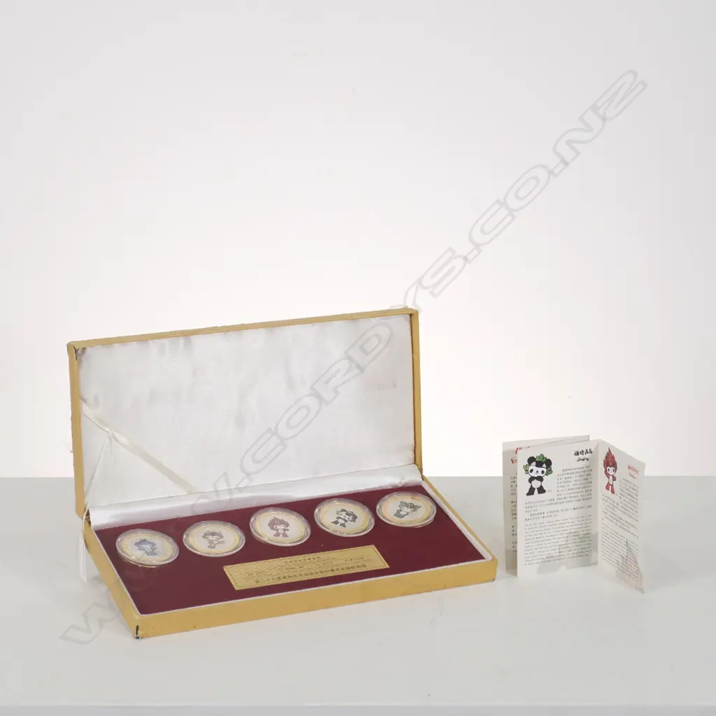 A CASED MASCOTS COMMEMORATIVE SET  OF MEDALLIONS FOR BEIJING OLYMPICS 2002 L 285MM Image 1++
