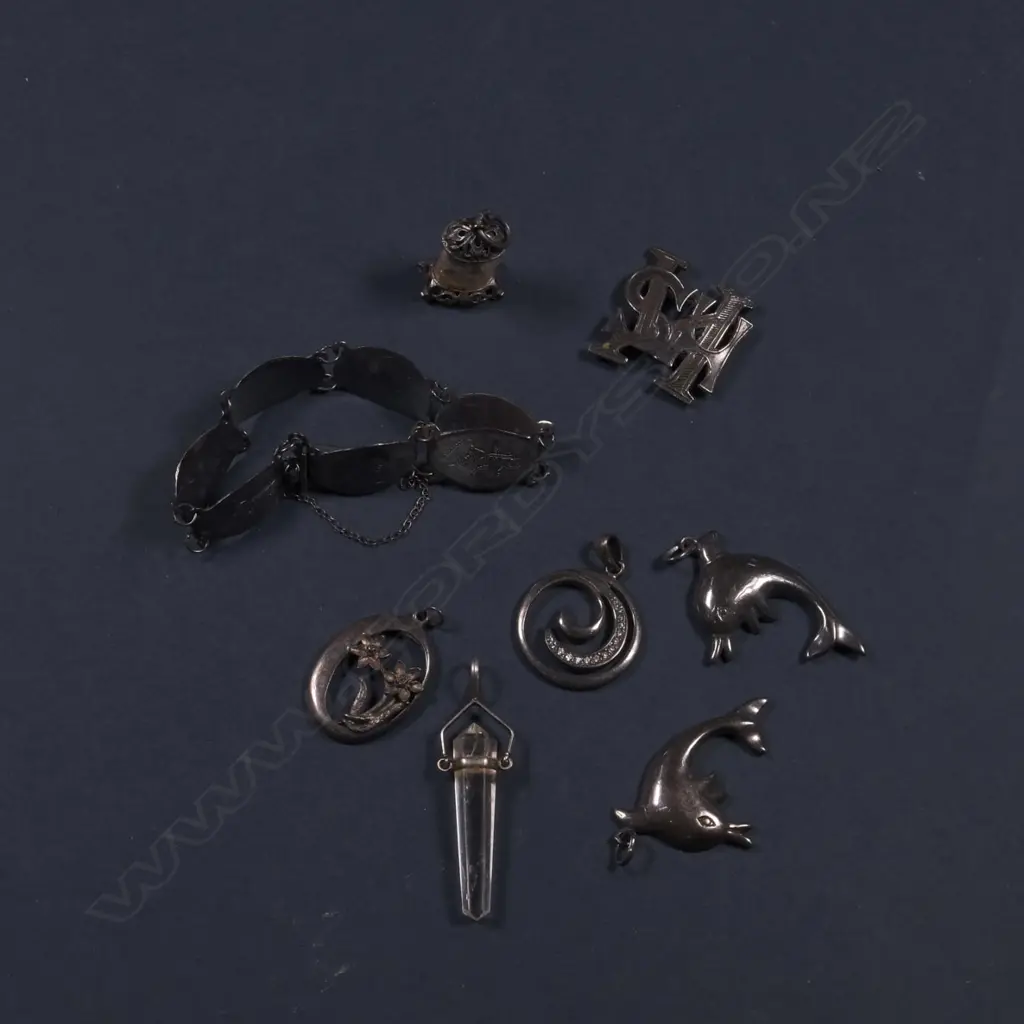7 SILVER ITEMS INCLUDING SILVER BRACELET Image 1++