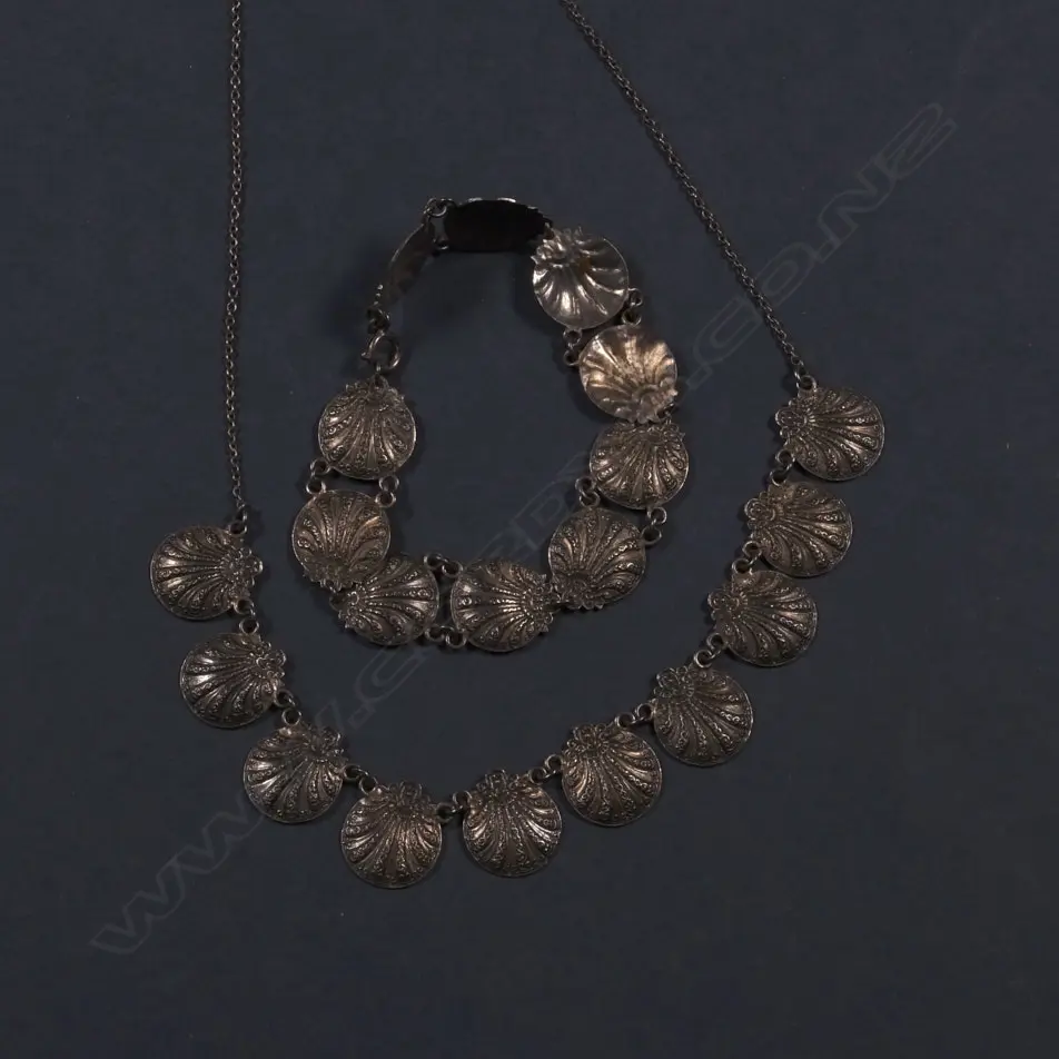 SILVER ANTIQUE NECKLACE & MATCHING BRACELET Image 1++