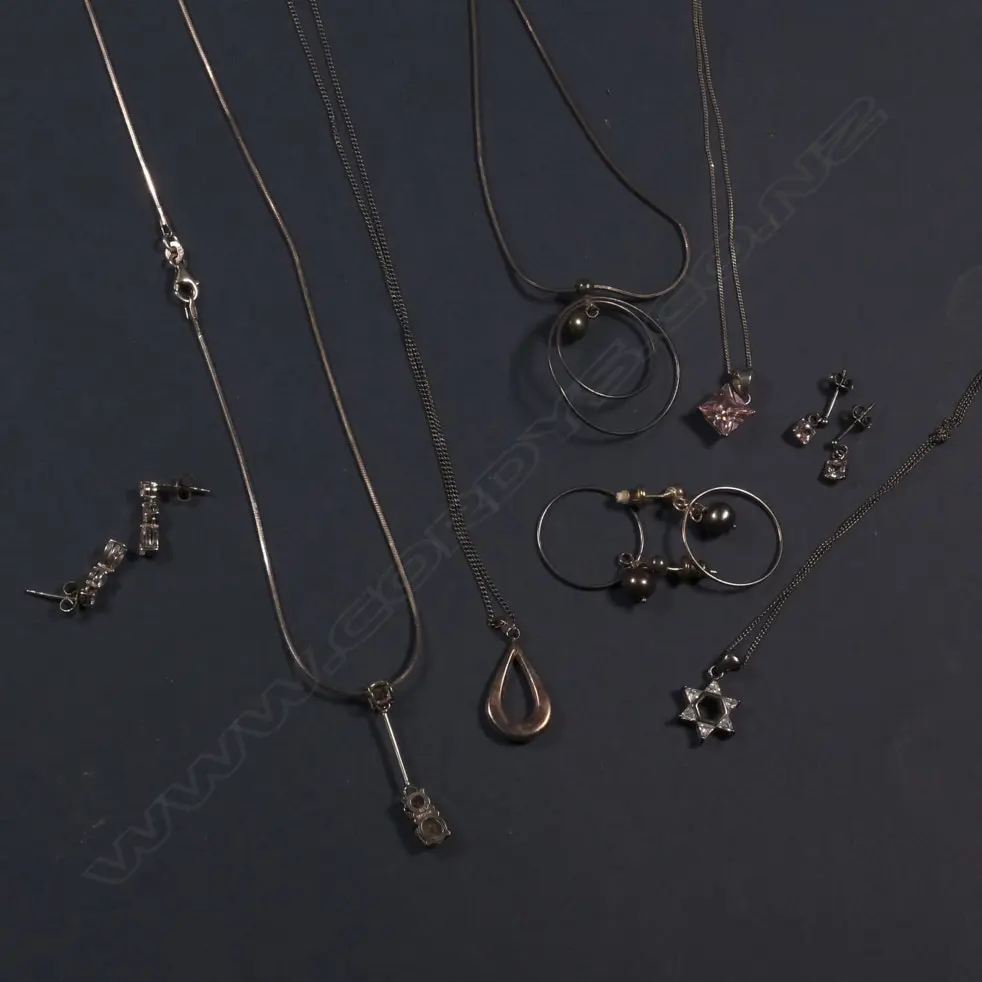 5 SILVER PENDANTS (SET WITH PEARL OR CZ) Image 1++