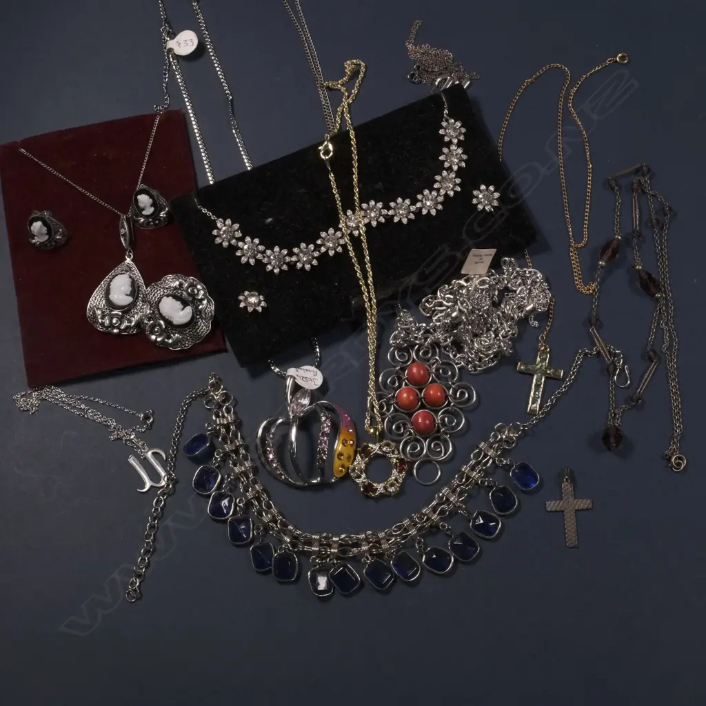 12 PENDANT + CZ/PASTE NECKLACES Image 1++