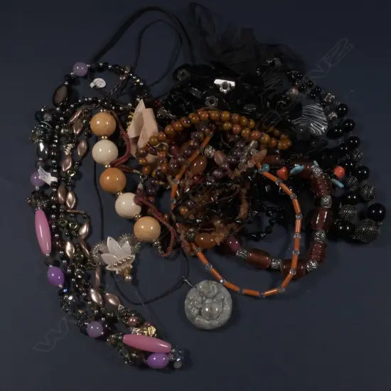 BOX OF RETRO STYLE NECKLACES