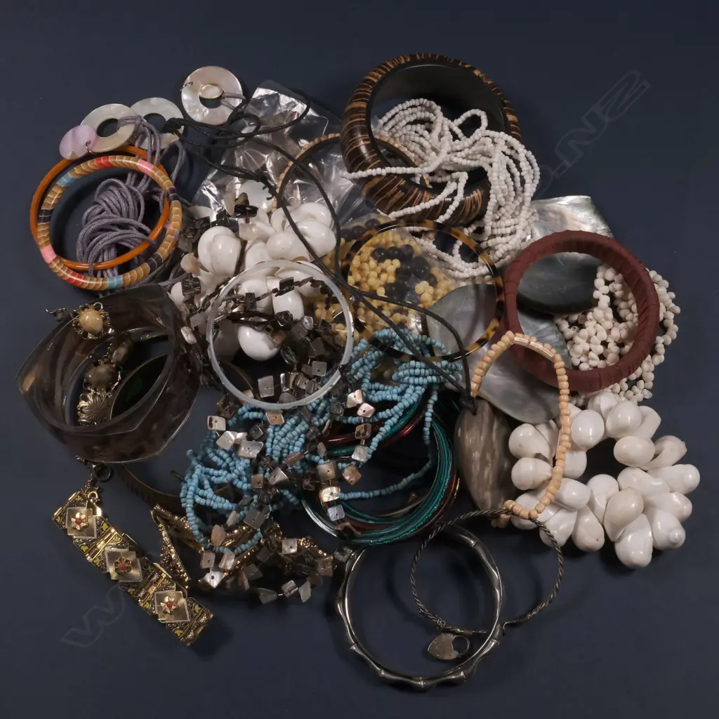 BOX OF SHELL NECKLACES/RETRO BANGLES Image 1++