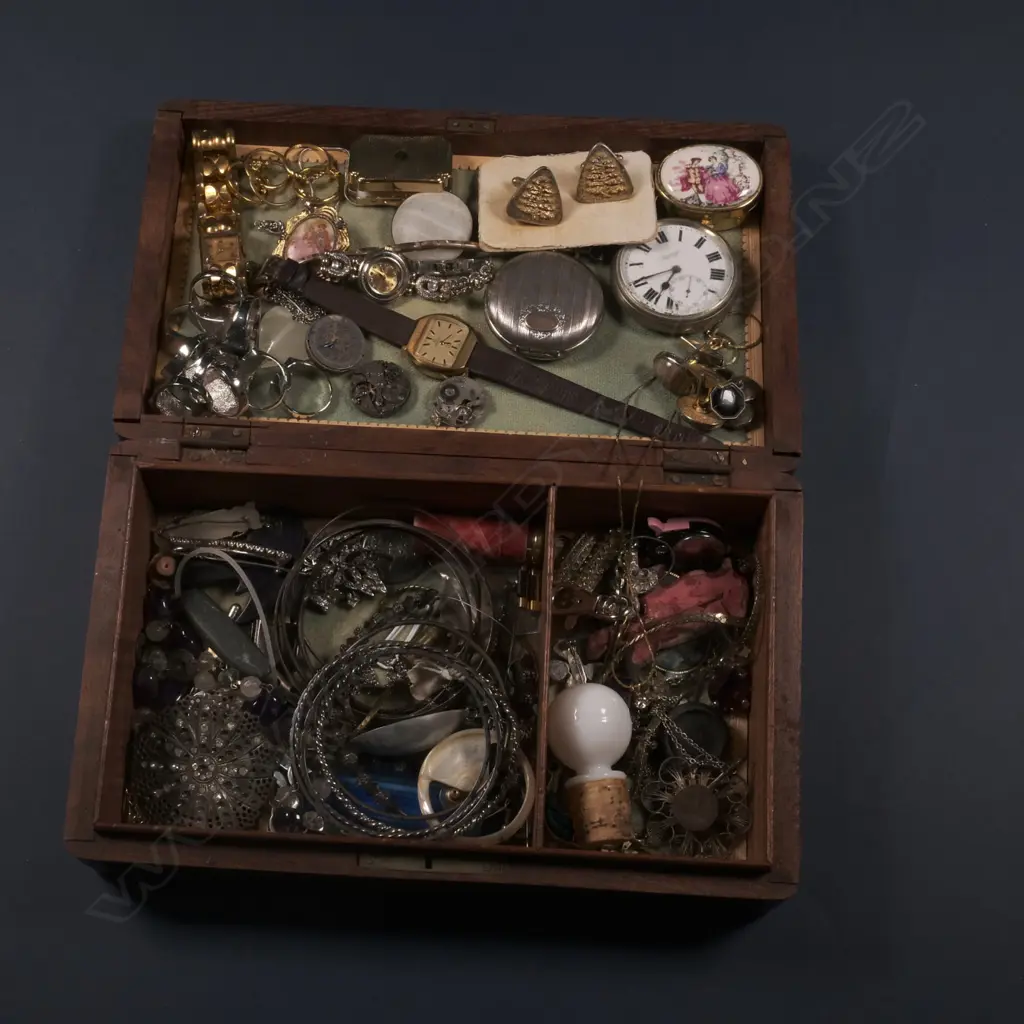 WOOD BOX OF JEWELLERY INCLUDES WATCHES ETC Image 1++