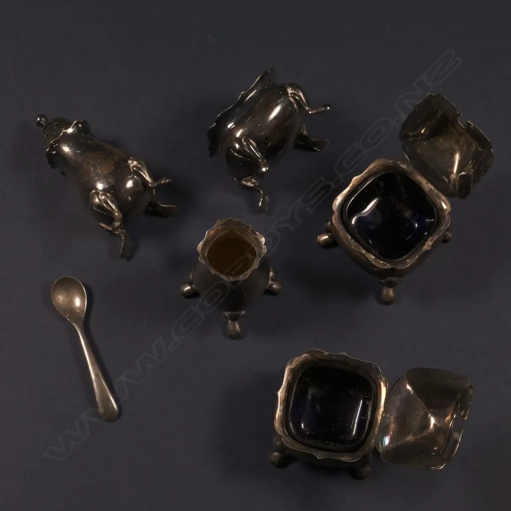 SIL PLATE CONDIMENT SET WITH BLUE INSERTS  Image 1++