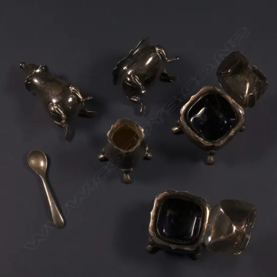 SIL PLATE CONDIMENT SET WITH BLUE INSERTS 