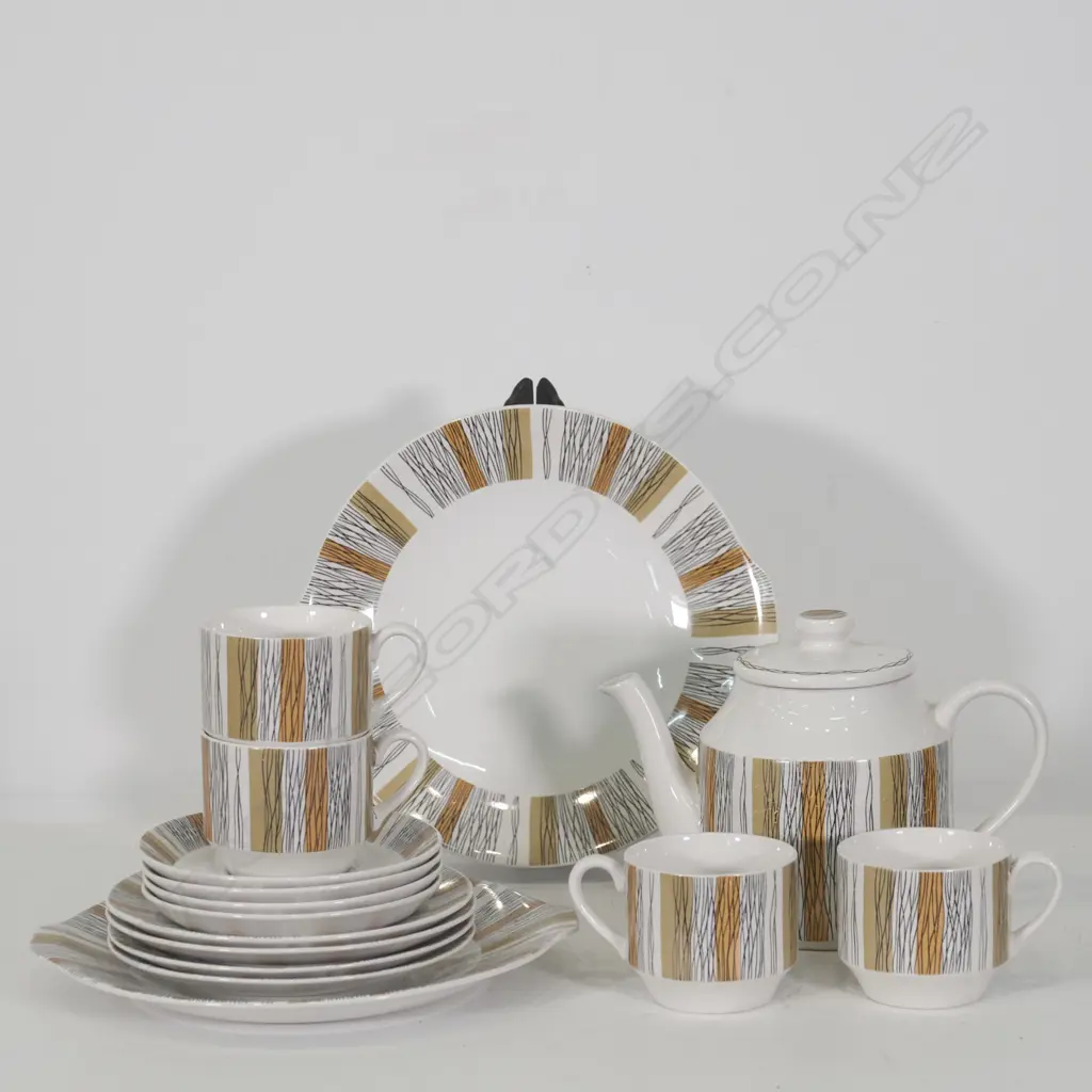 SIENNA MIDWINTER TEA SERVICE, POT H. 170MM Image 1++