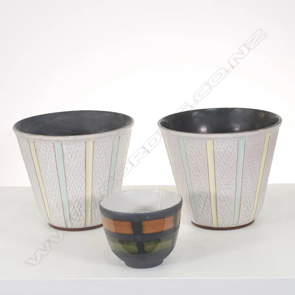 3 GERMAN STUDIO POTTERY PLANTERS, H. 180MM Image 1++