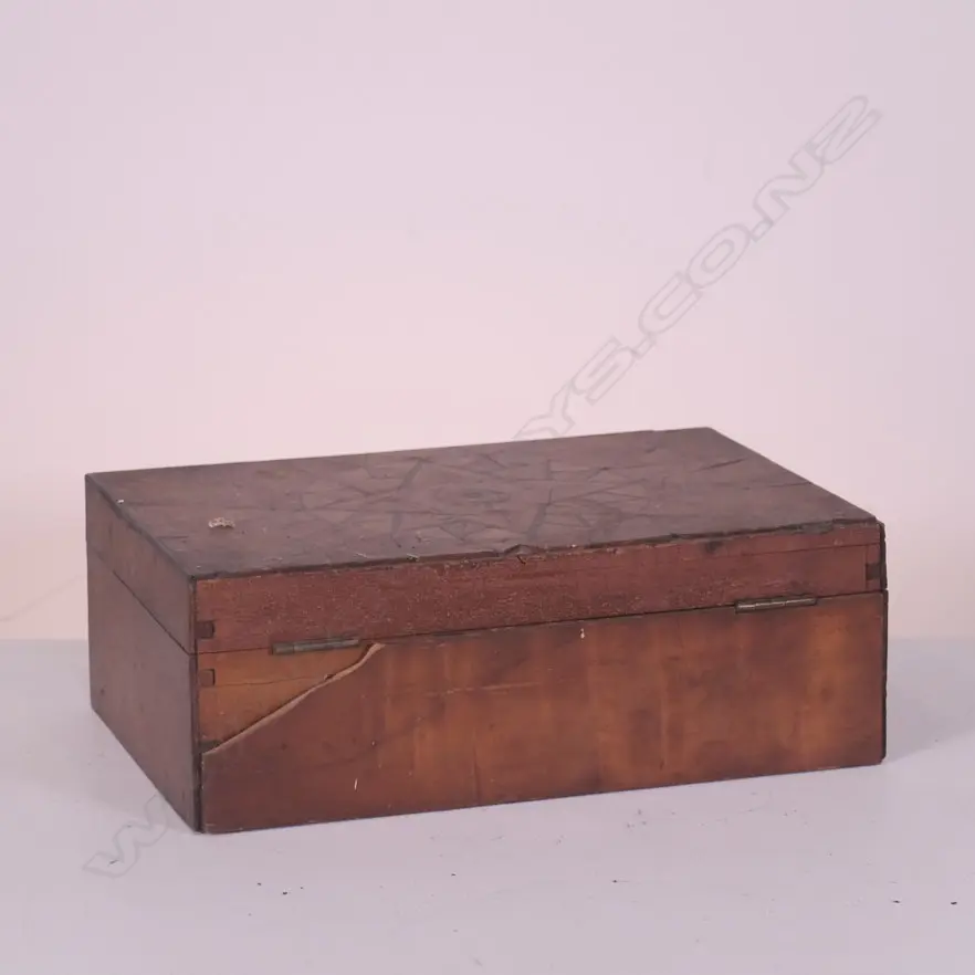 NZ TIMBERS INLAID BOX, L. 320MM, SOME FAULTS Image 1++
