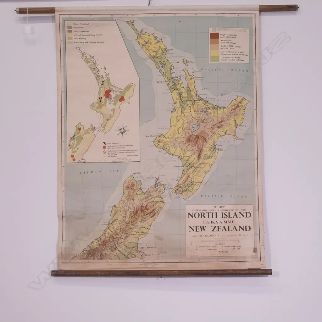 PHILLIPS LG CANVAS BACKED MAP OF NORTH ISLAND, NZ, 1240 X 1180MM Image 1++