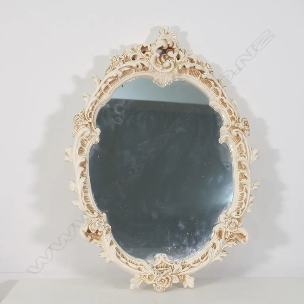 AN OVAL MIRROR WITH FLORAL DECORATED FRAME H 640 MM Image 1++