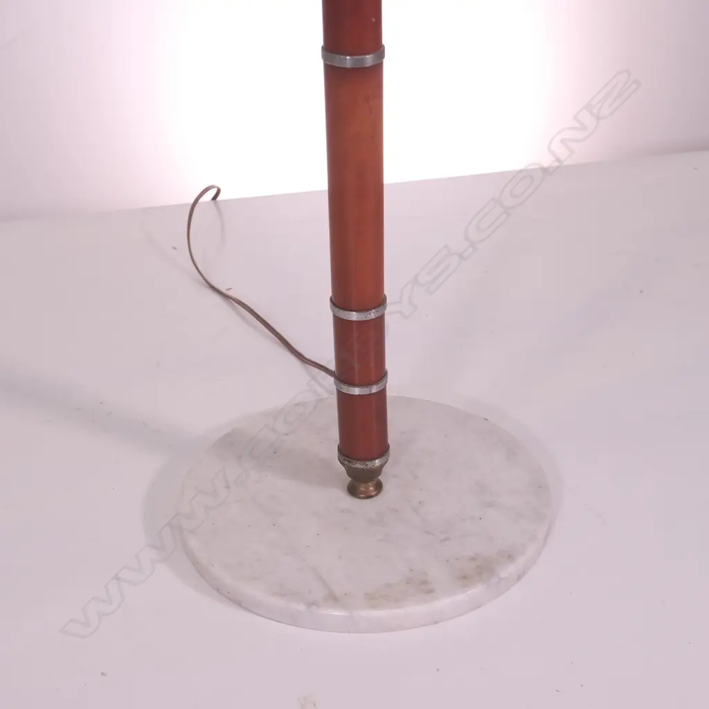 VINTAGE BAKELITE STANDARD LAMP W SHADE Image 1++