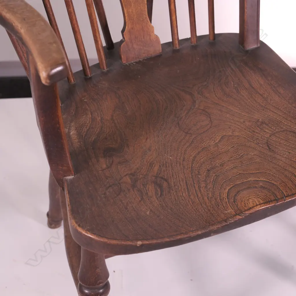 TWO 19TH CENTURY ELM WINDSOR CHAIRS Image 1++