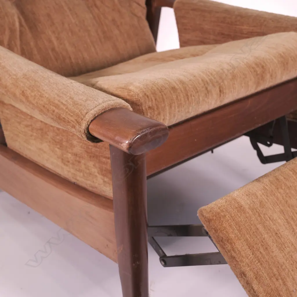 2 VINTAGE DON ARMCHAIRS Image 1++