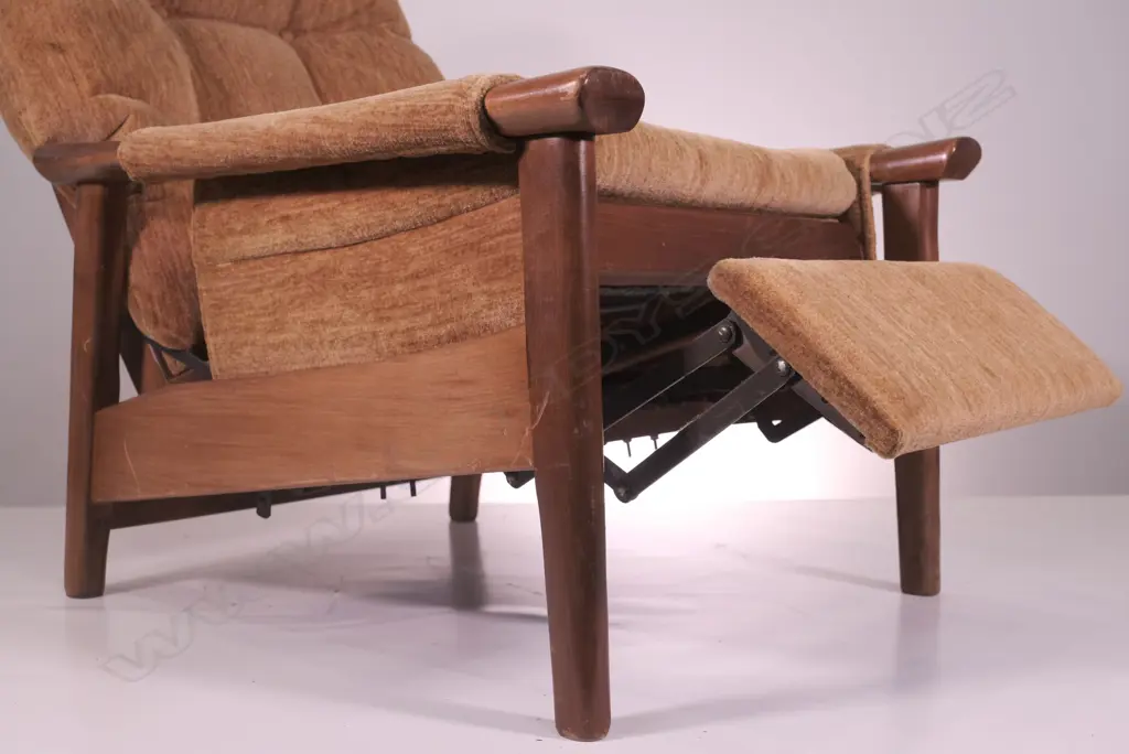 2 VINTAGE DON ARMCHAIRS Image 1++