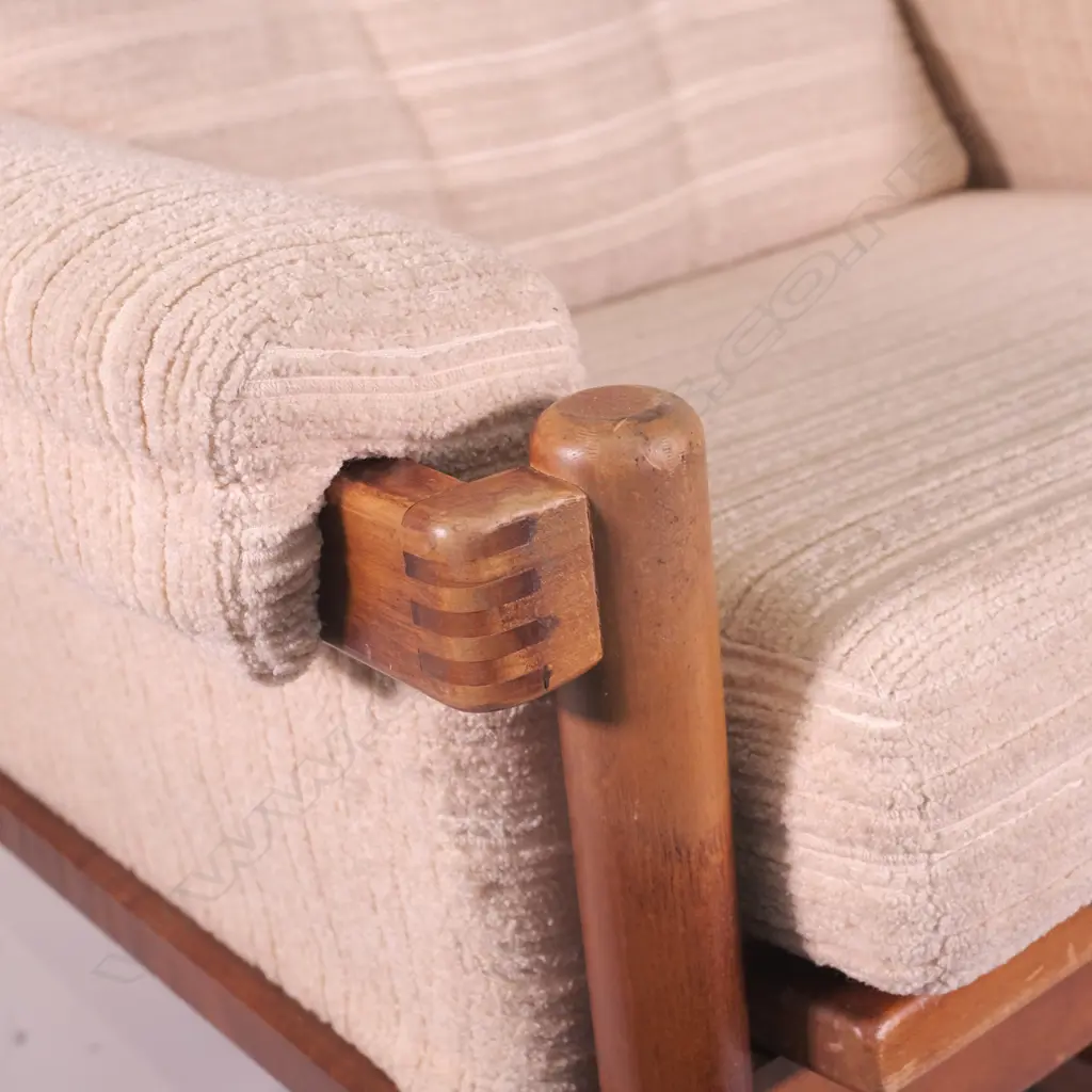 VINTAGE MORGAN ARMCHAIR Image 1++