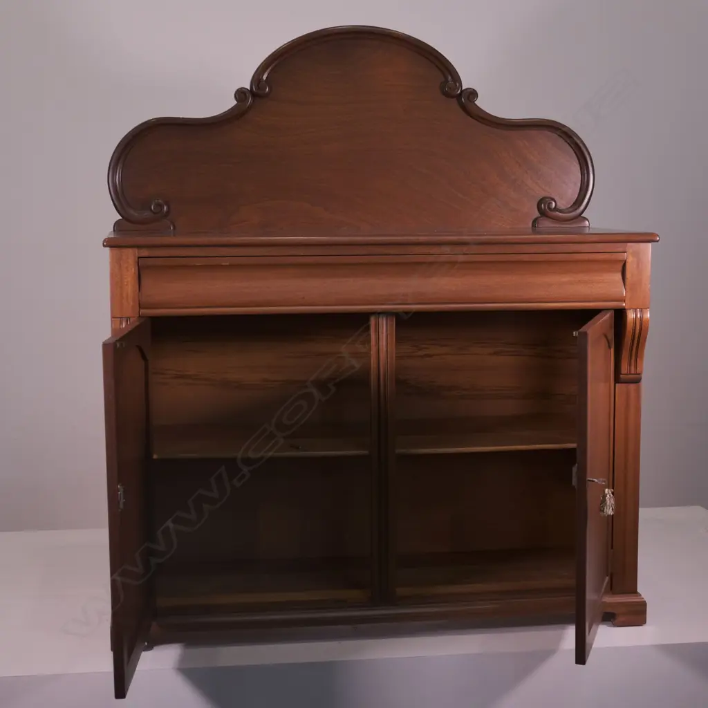  A REPRODUCTION MAHOGANY CHIFFONIER, H 1360 D 450 L 1180 MM Image 1++