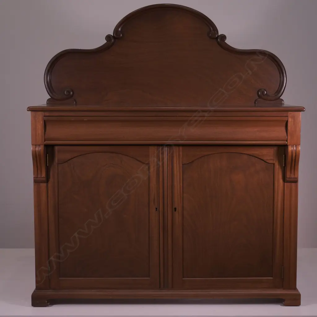  A REPRODUCTION MAHOGANY CHIFFONIER, H 1360 D 450 L 1180 MM Image 1++