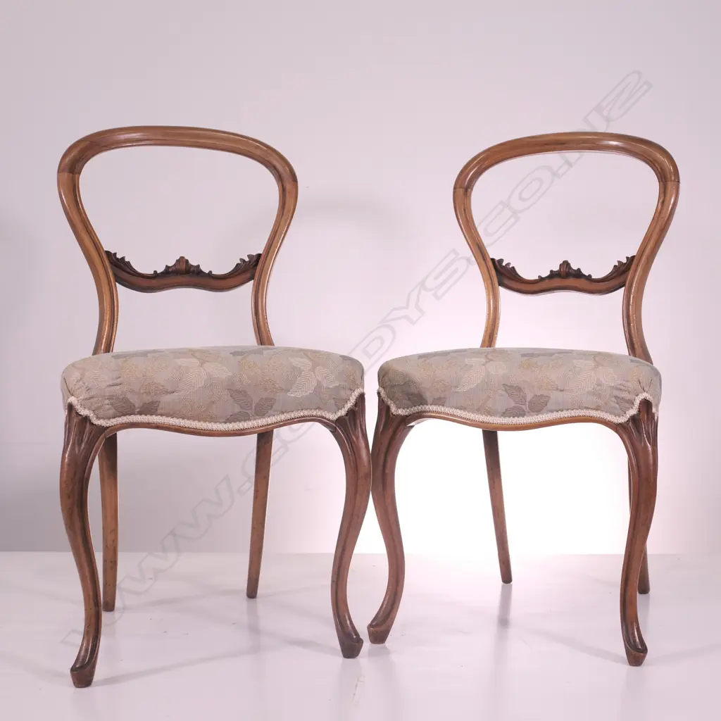 A PAIR OF WALNUT VICT BALLOON BACK CHAIRS  Image 1++