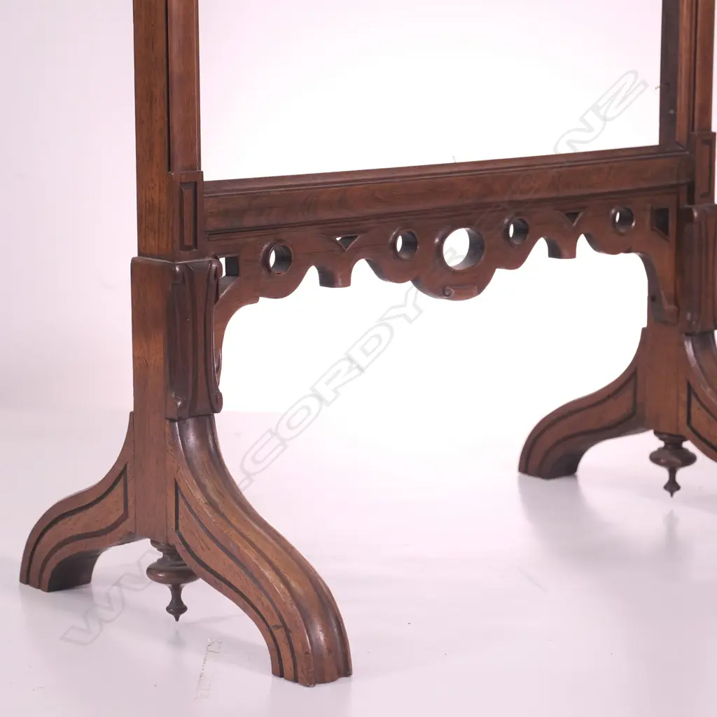 A 19TH C WALNUT FIRE SCREEN FRAME, H 1080 Image 1++