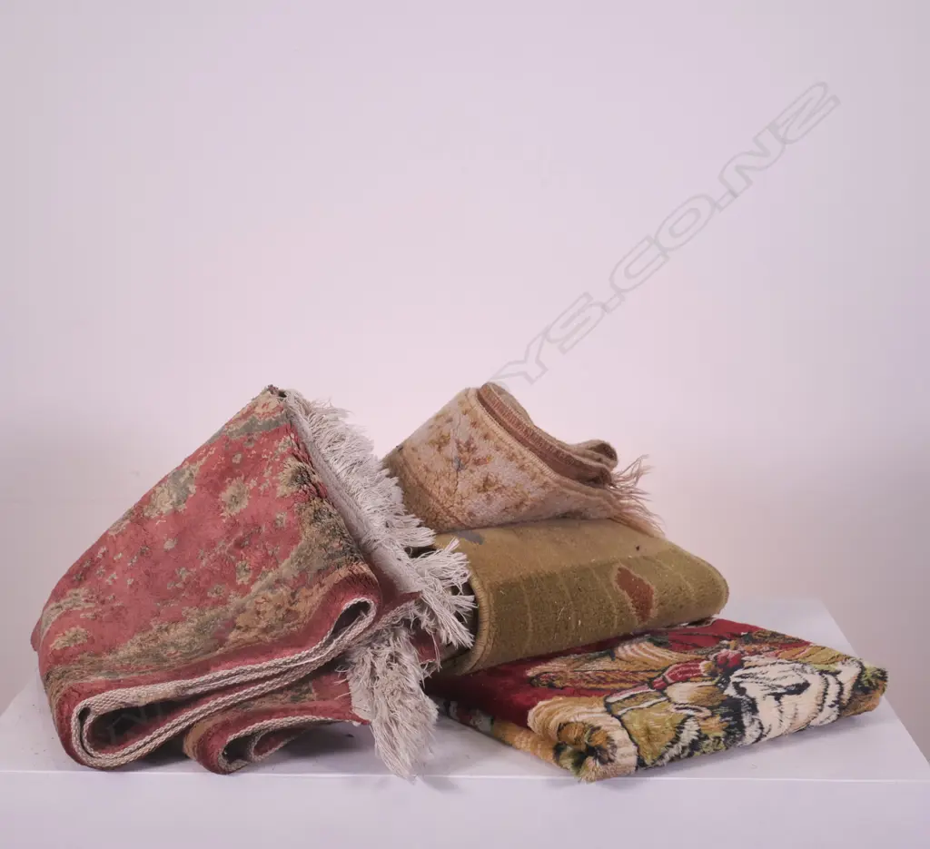 BOX OF ASST ITEMS, MACHINED RUGS, TABLE RUNNERS & EGYPTIAN TAPESTRY Image 1++