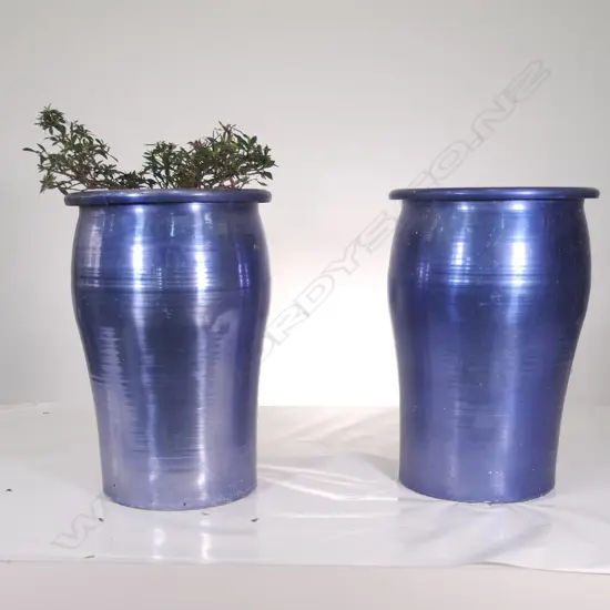 2 METALLIC BLUE TALL PLANTERS, H 560 MM
