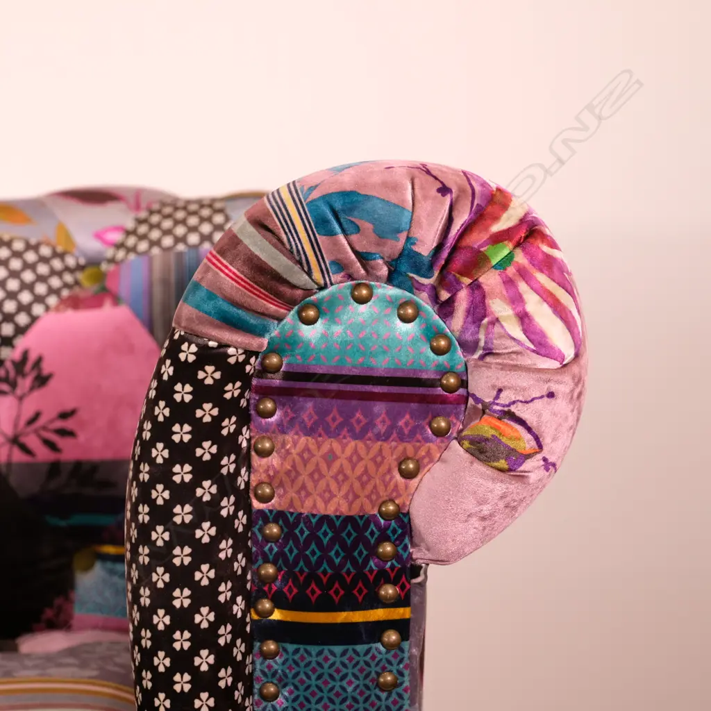 PATCHWORK ROLL ARM BUTTON BACK SOFA; VELVET. L.1670mm Image 1++