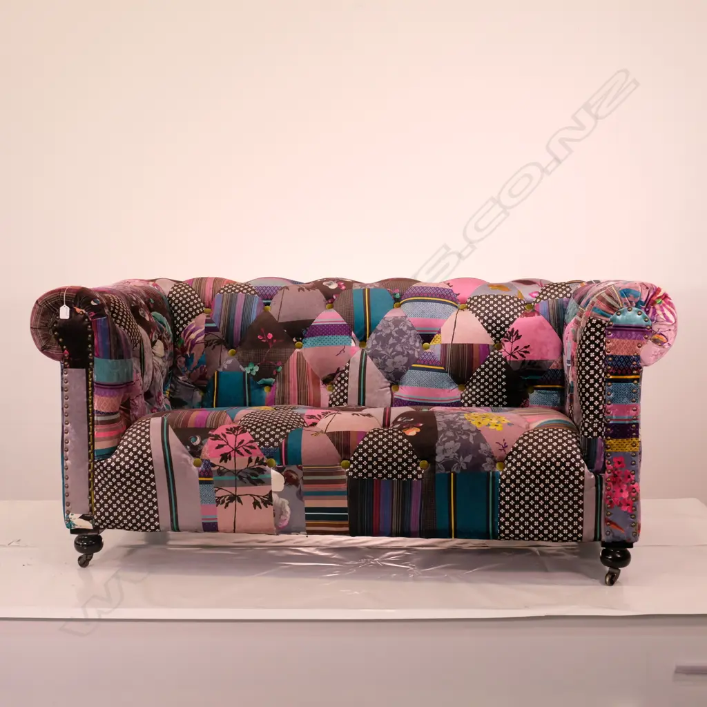 PATCHWORK ROLL ARM BUTTON BACK SOFA; VELVET. L.1670mm Image 1++