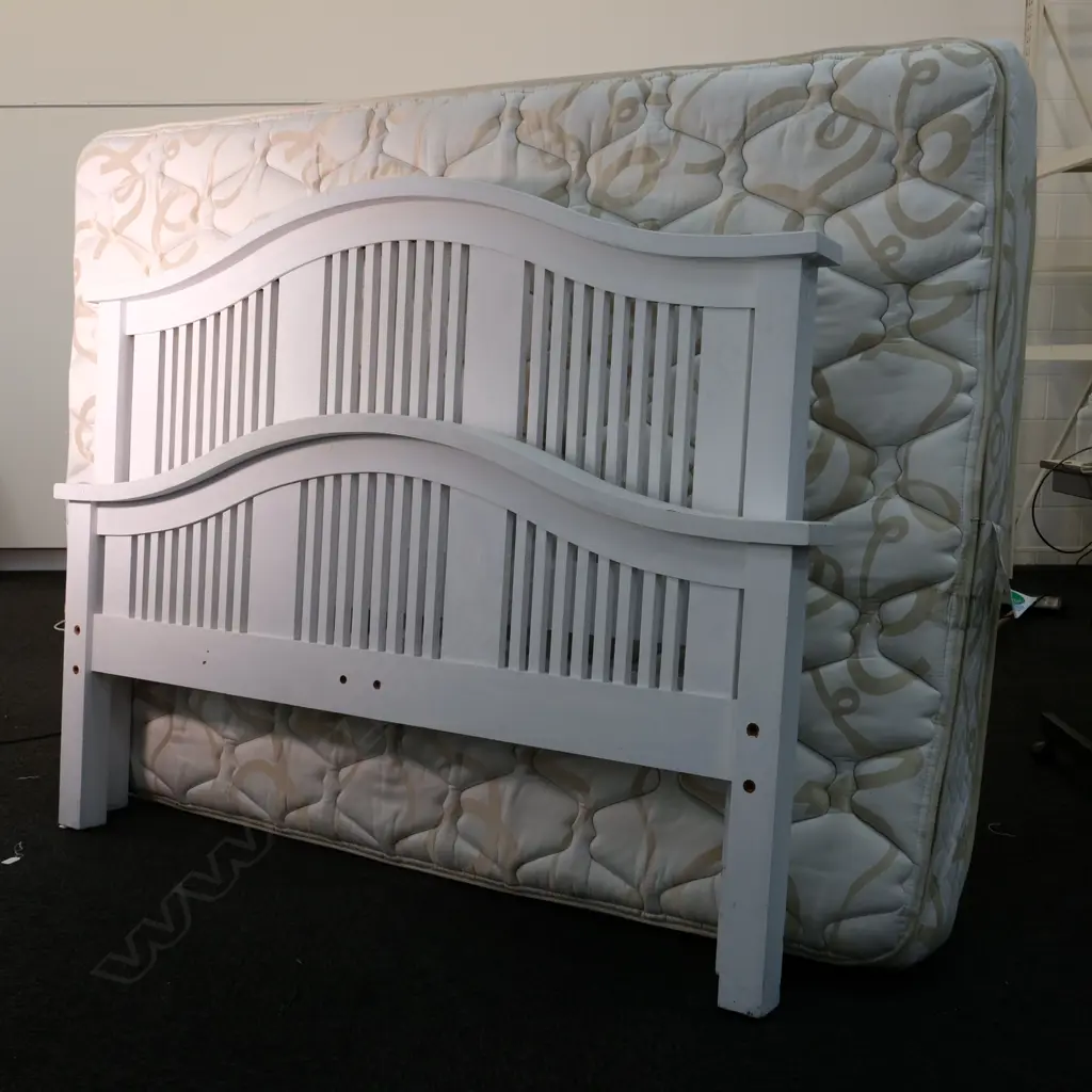 SEALY QUEEN BED w WHITEWASH HEAD & FOOTBOARD Image 1++