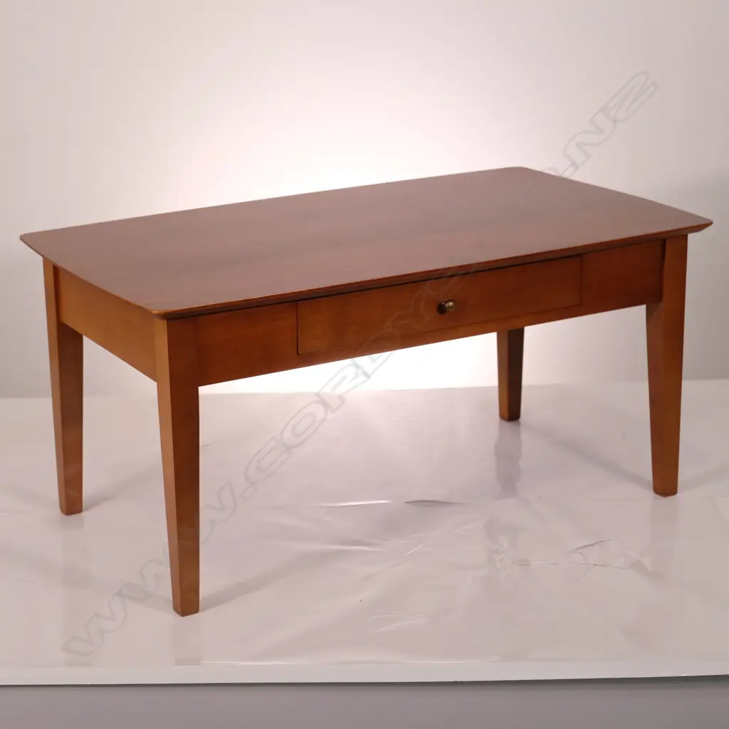 WILLETTS FURNITURE COMPANY NZ TAWHAI COFFEE TABLE. 1000 x 570 x 470mm Image 1++