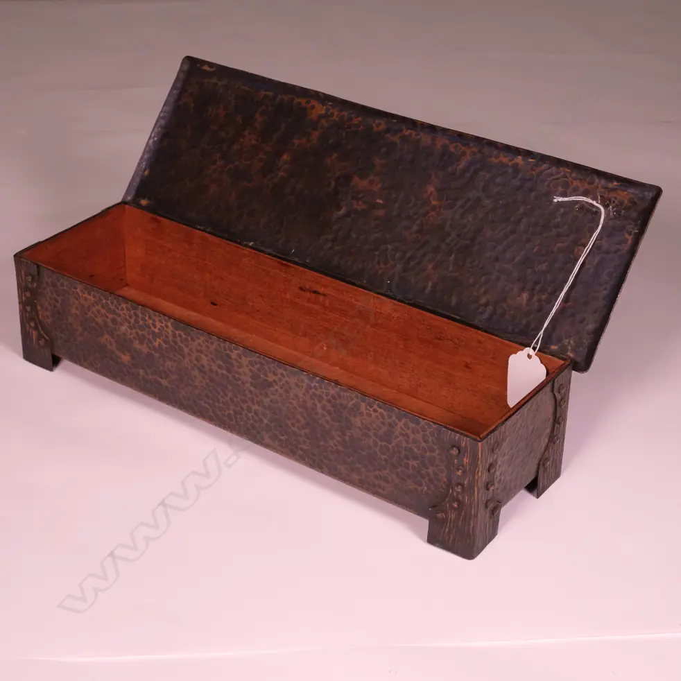 ARTS & CRAFTS SIGNED TRINKET BOX Image 1++