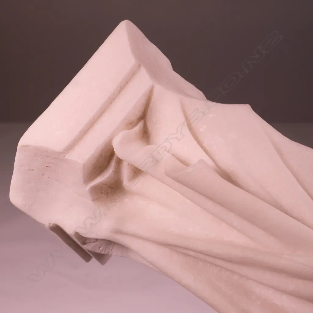 GRECIAN APHRODITE FIGURE Image 1++