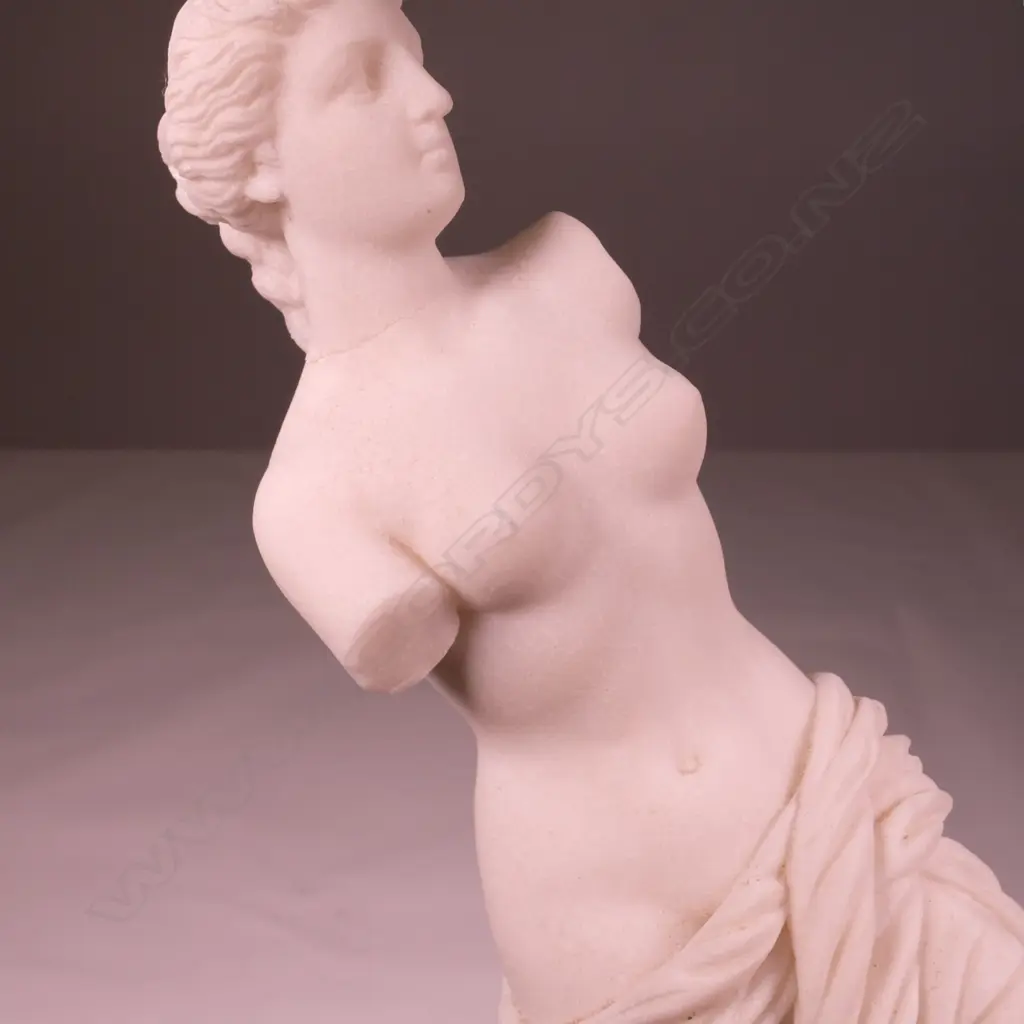 GRECIAN APHRODITE FIGURE Image 1++