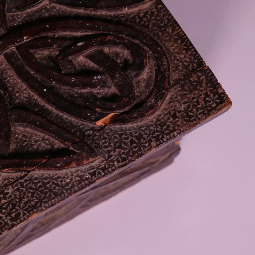 ARTS & CRAFTS BOX  & COLLECTABLES Image 1++