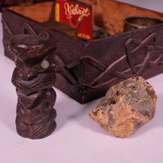 ARTS & CRAFTS BOX  & COLLECTABLES