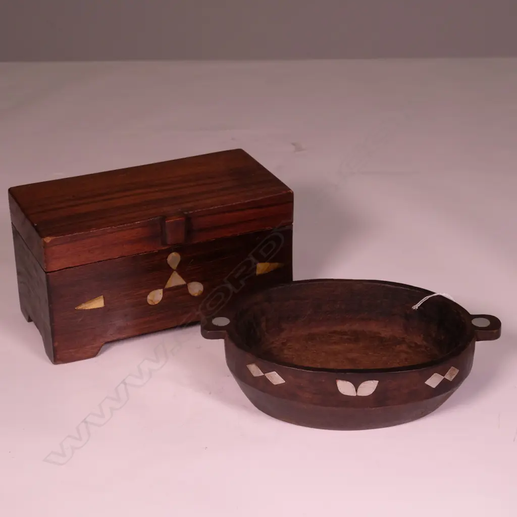 TROBRIAND ISLAND LIDDED BOX & BOWL Image 1++