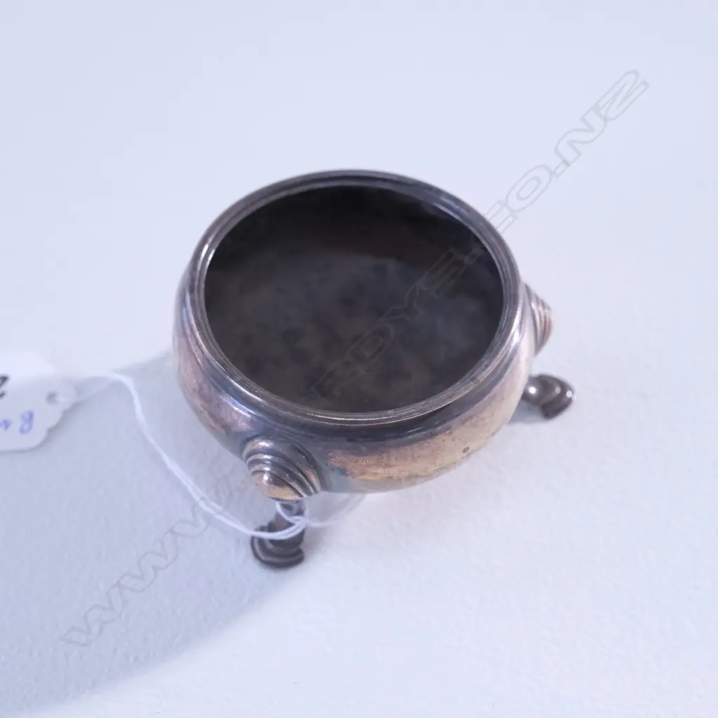 GEORGIAN STERLING SILVER SALT DIA. 60MM - 34g Image 1++