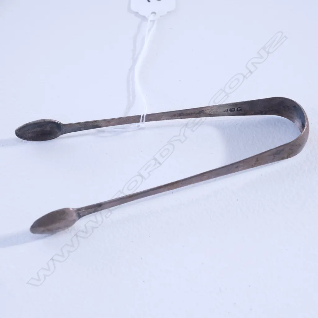 GEORGIAN SILVER SUGAR TONGS Image 1++