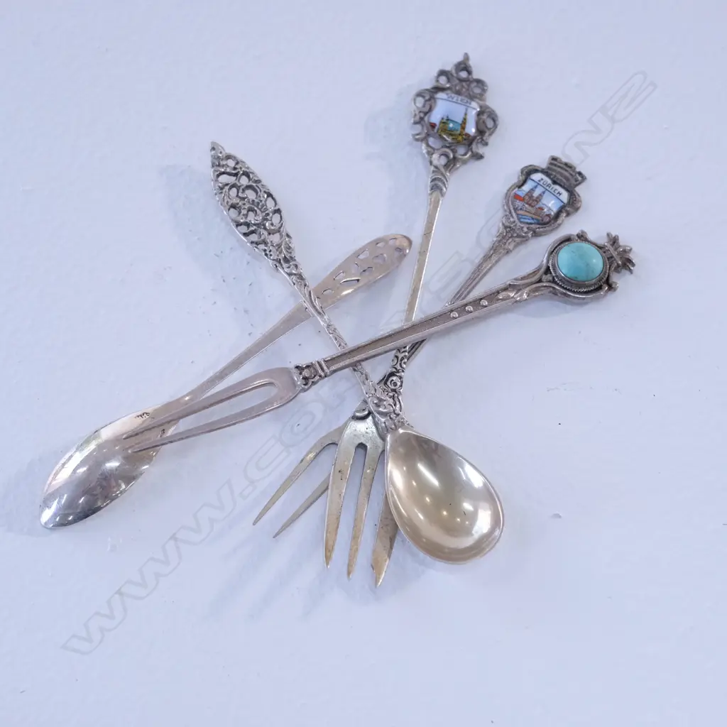 5 CONT SILVER SPOONS & FORKS Image 1++
