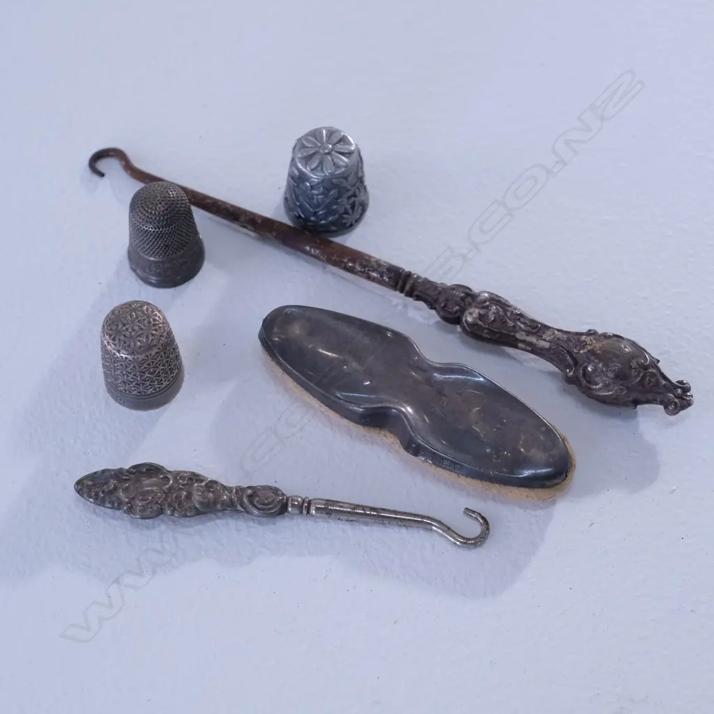 3 THIMBLES (1 SILVER); 2 SILVER BUTTON HOOKS & SILVER NAIL BUFFER Image 1++