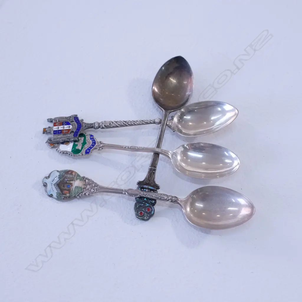 4 NZ SILVER SOUVENIR SPOONS  Image 1++