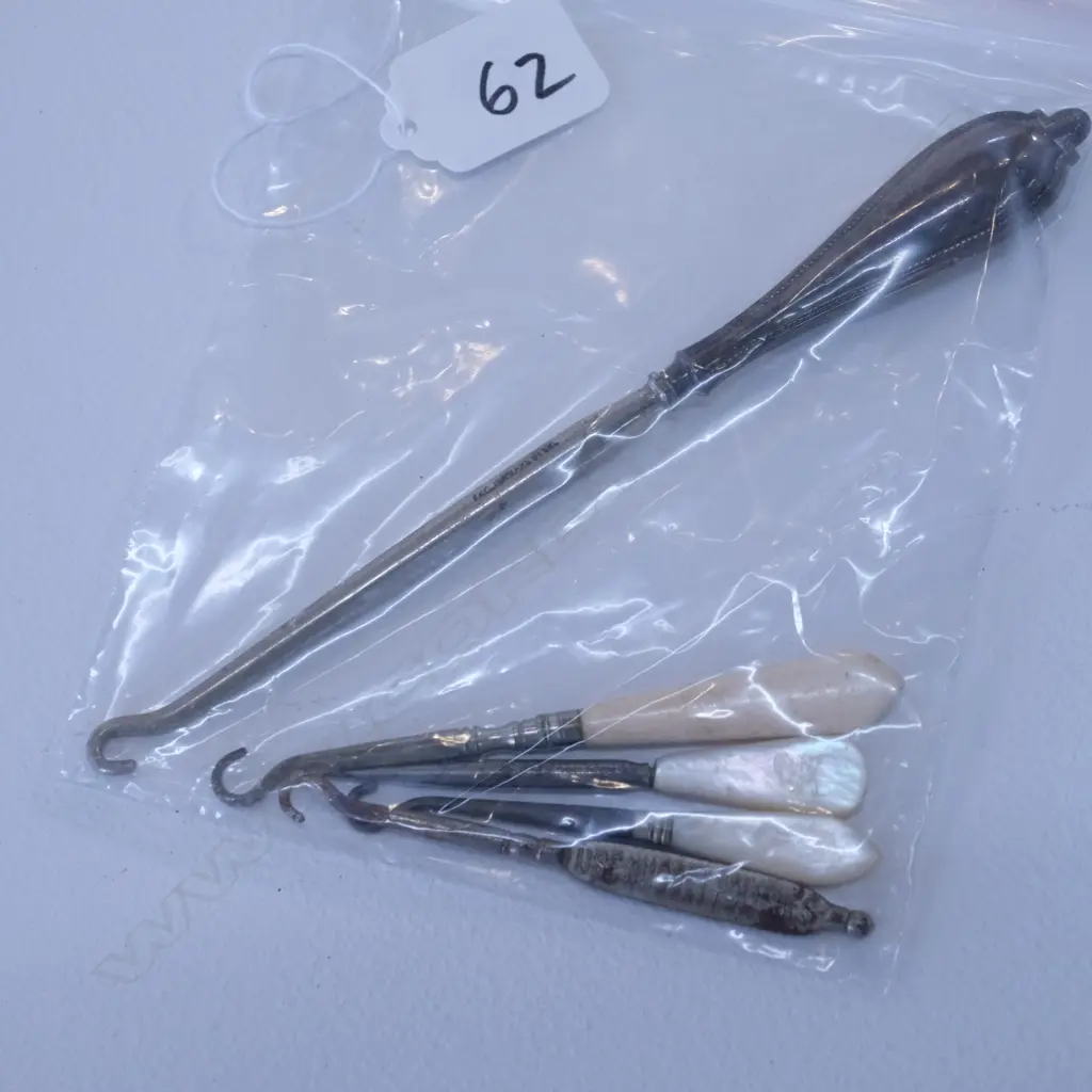 SILVER BUTTON HOOK & 4 OTHERS Image 1++